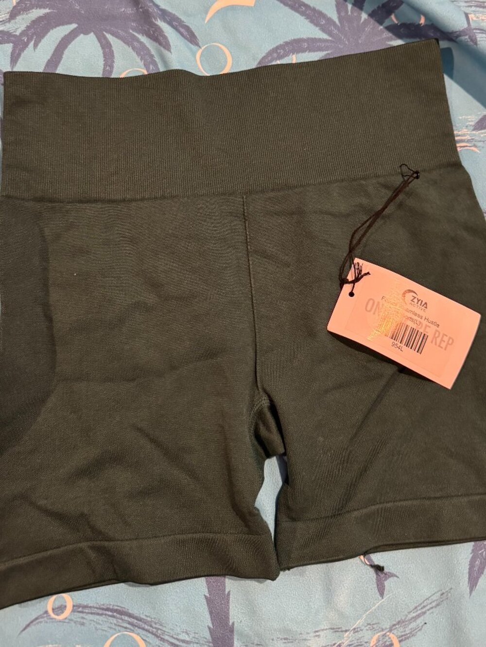 Zyia Forest Seamless Hustle Shorts - L